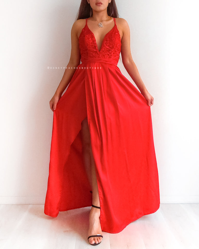 Star Of The Show Maxi Dress - Red